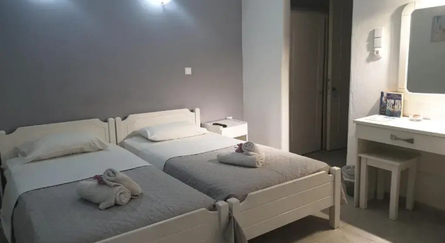 Четырёхместный номер Standard Syros Holidays
