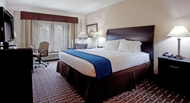 Номер Standard Holiday Inn Express Hotel & Suites Hope Mills-Fayetteville Airport by IHG