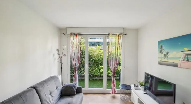 1BR Paris 10th Gare du Nord Stade France