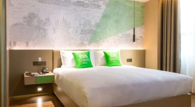 Двухместный люкс Business Ibis Styles Hotel (Kaifeng Drum Tower)