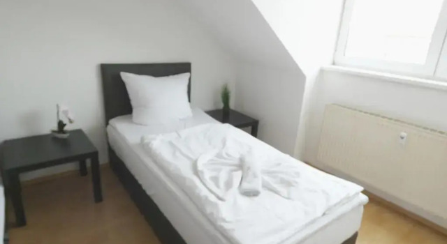 SUNNYHOME Monteurwohnungen und Apartments in Erfurt, Забронировать Апартаменты/квартира Отели Эрфурта с парковкой, рядом с Августинский монастырь, Парковка