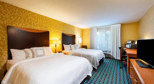 Четырёхместный номер Standard Fairfield Inn by Marriott Battle Creek