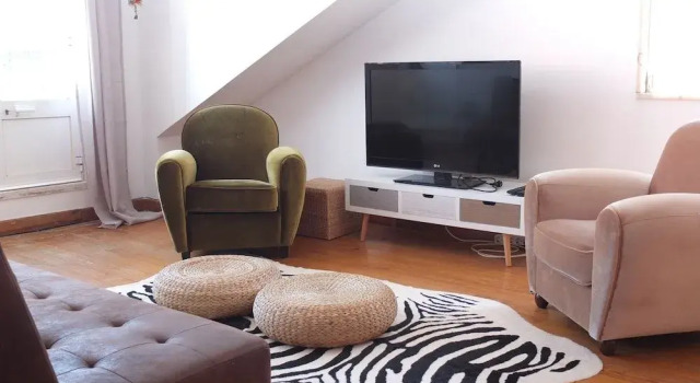Quiet and Sunny central Lisbon apartment