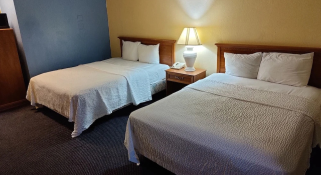 Четырёхместный номер Standard Stockton Inn