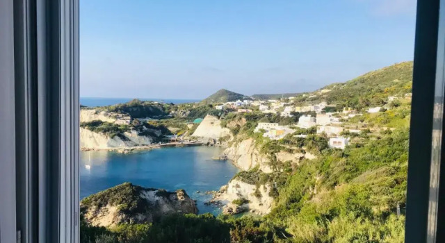 Ponzamania Da Gino, Book Hotel Ponza Pontine