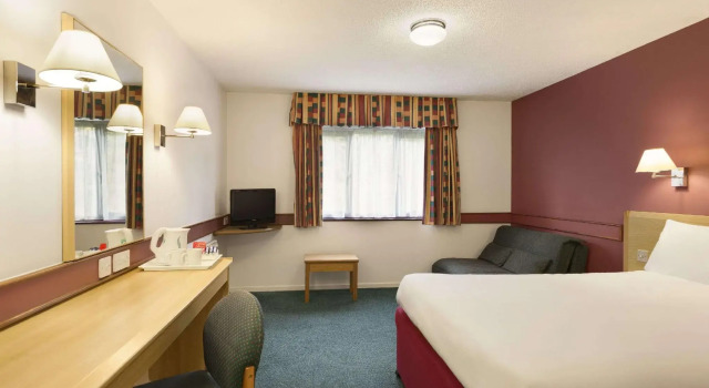 Двухместный номер Standard Days Inn by Wyndham Bradford M62