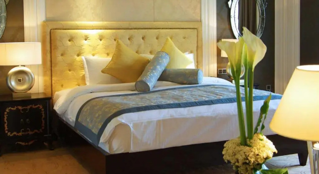 Номер Luxury Sofitel Shanghai Sheshan Oriental