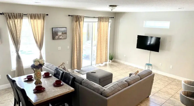 Solterra Resort!! Spacious House With Game Room, Private Pool and Movie Room!!