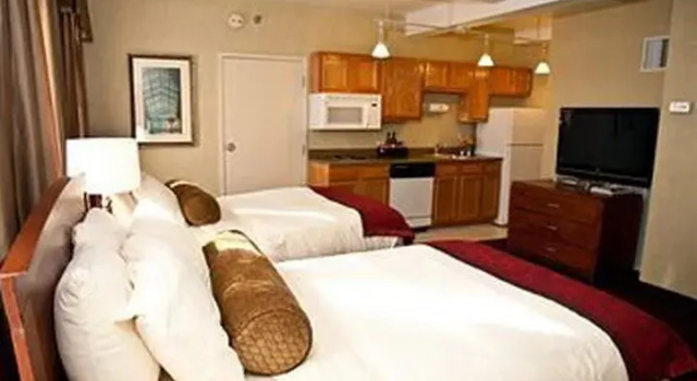 Кровать в общем номере Best Western Syracuse Downtown Hotel and Suites
