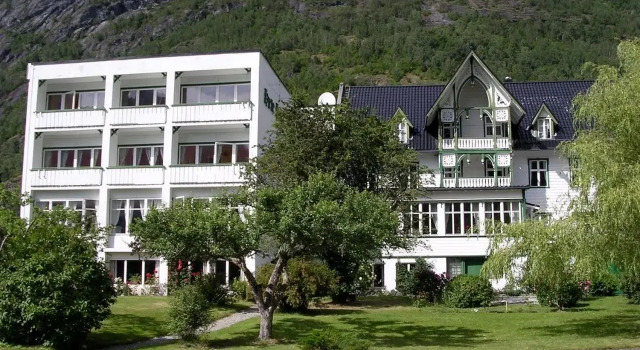 Hjelle Hotel, Buchen Sie Hotel Hotels in Sogn og Fjordane mit Parkplatz, Parkplätze