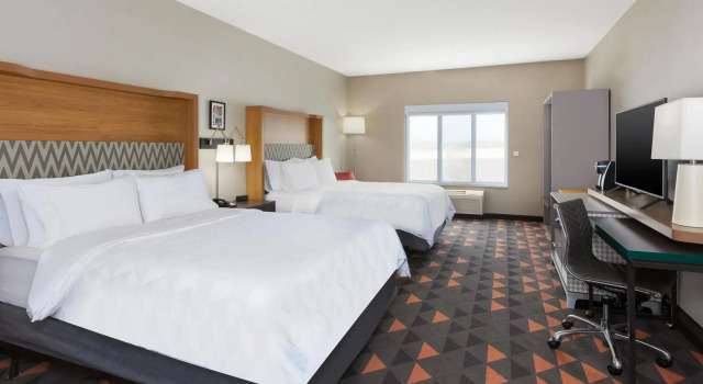 Четырёхместный номер Standard Holiday Inn Grand Rapids - South by IHG