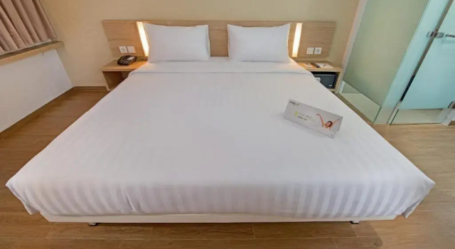 Standard dublă cameră Whiz Prime Hotel Pajajaran Bogor