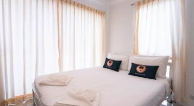 RQ Bangkok Sukhumvit 50 by Collection O, Забронировать Отель Отели Бангкока с парковкой, рядом с Международный колледж Университета Бангкока, Парковка