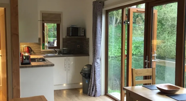 Двухместная студия Deluxe с видом на озеро Herons Lake Retreat