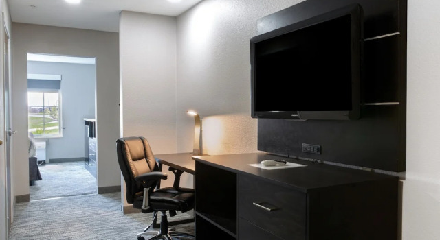 Люкс c 1 комнатой Country Inn & Suites by Radisson, Columbus West, OH