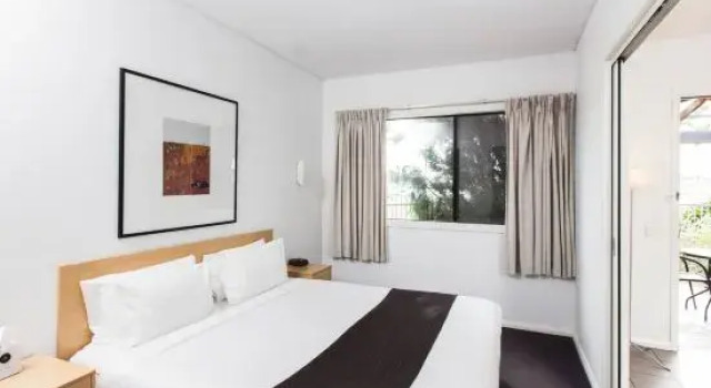 Люкс c 1 комнатой с видом на воду Majestic Oasis Apartments