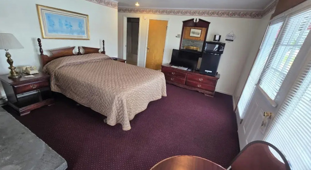 Двухместный номер Standard с видом на озеро Lake View Motel