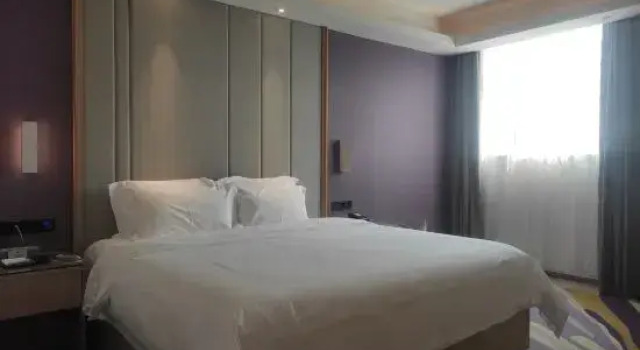 Полулюкс Lavande Hotel Dongguan Liaobu Center