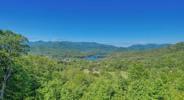 Hiawassee Vacation Rental: 1 Mi to Lake Chatuge!, Boek Hotel Hiawassee 