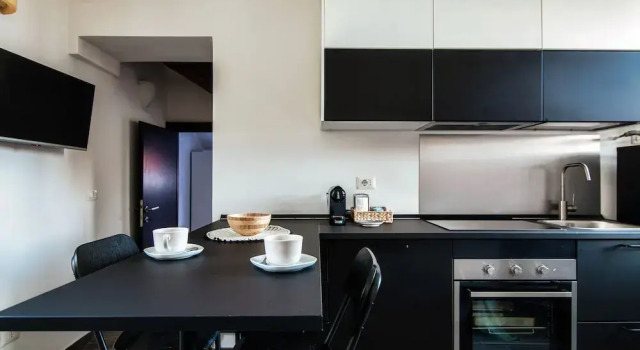 Апартаменты JOIVY Stylish Flat, 5-Minute Metro Trip To Centre