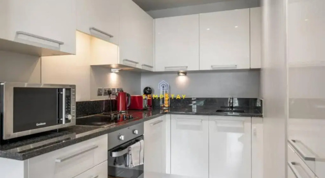 Апартаменты London In 15 Mins! Stylish Apartment Near Heathrow