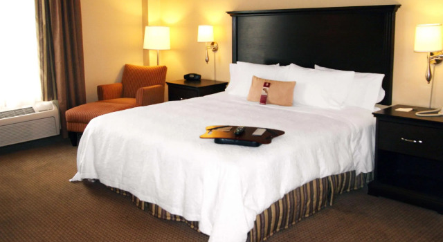 Двухместный номер Standard Hampton Inn & Suites Laval