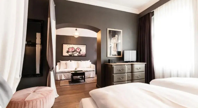 Полулюкс Hotel Würzburger Hof ****