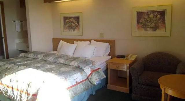 Номер Standard Pleasant Stay Inn & Suites