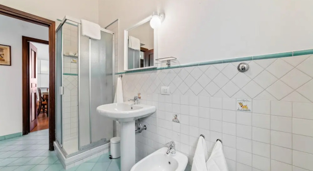 Vietri sul Mare Roomy Flat with Parking