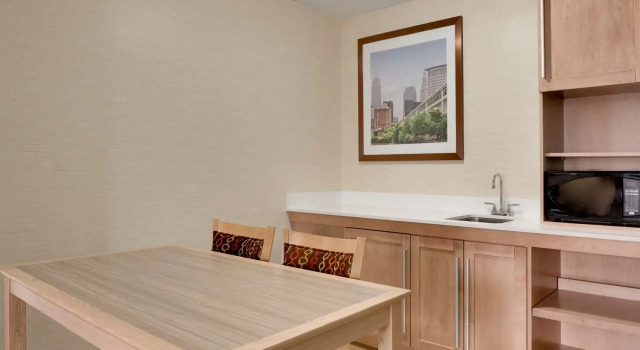 Люкс c 1 комнатой Hampton Inn & Suites Cleveland-Independence
