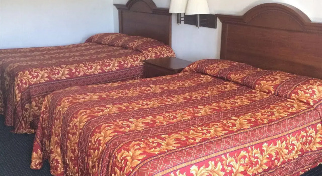 Econo Lodge Biloxi Beach, Забронировать Мини-отель Мини-отели Билокси, Мини-отель