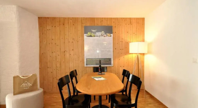 Crastuoglia sot 312, Book Hotel Scuol Grisons