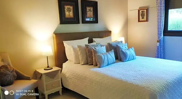 Domaine Les Causeries, Book Hotel Hoteller i Laguepie med morgenmad, Morgenmad