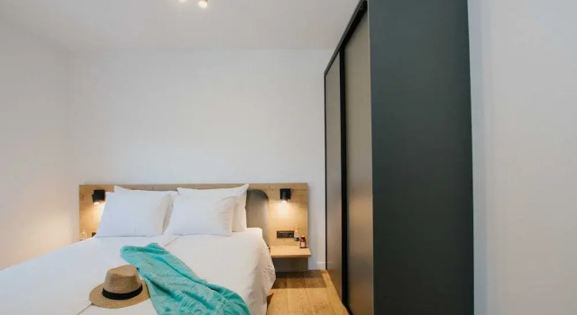 Люкс Oleander Urban Suites, high-speed internet, beach at 250, PET friendly