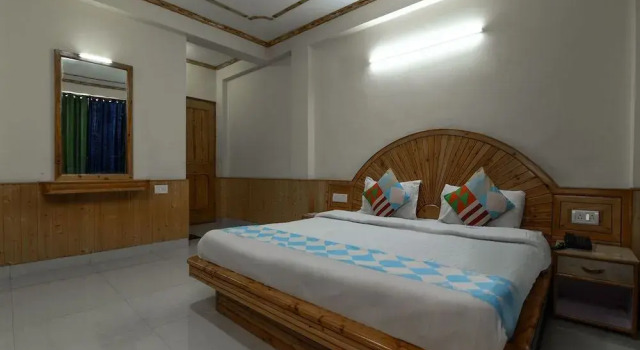 OYO Home 15841 Serene Mountain View Studio