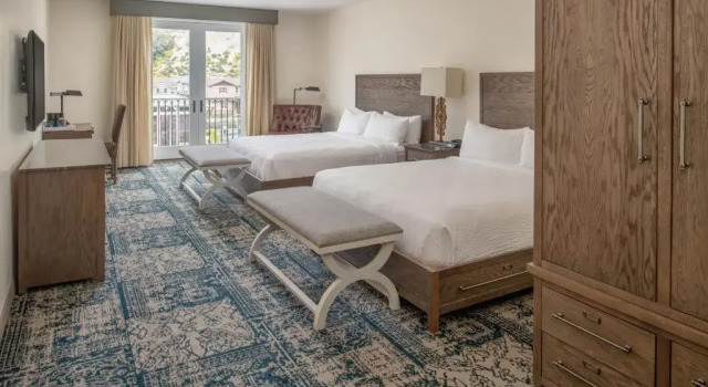 Четырёхместный номер Standard Four Points by Sheraton Santa Cruz Scotts Valley