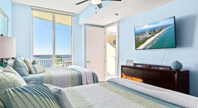Апартаменты с 3 комнатами Sapphire Beach - Breathtaking 26th Floor Views 3 Bedroom Apts