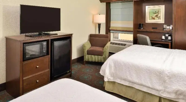Шестиместный номер Standard Hampton Inn & Suites Newport News-Airport - Oyster Point Area