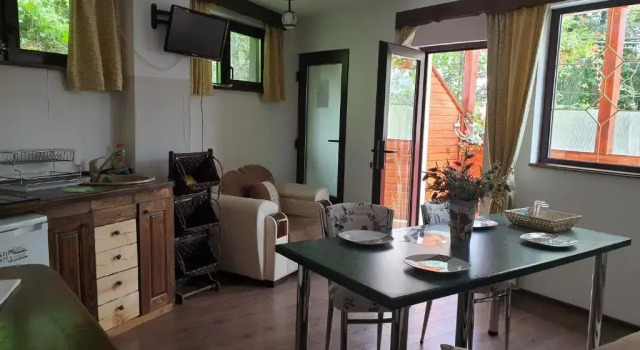 Casa de Vacanta Razvan si Andrei, Забронировать Отель Синая Sinaia-Azuga-Busteni, рядом с Замок Пелеш