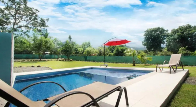 Casita Linda - 2 BR Mountainview Home with Pool, Rezervovat Hotel Hotely v Puntarenas s parkováním, Parkování