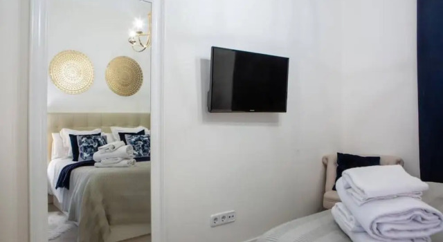 Sophisticated 3bed W/balcony 2min to Tube, Забронировать Отель Саламанка Мадрид