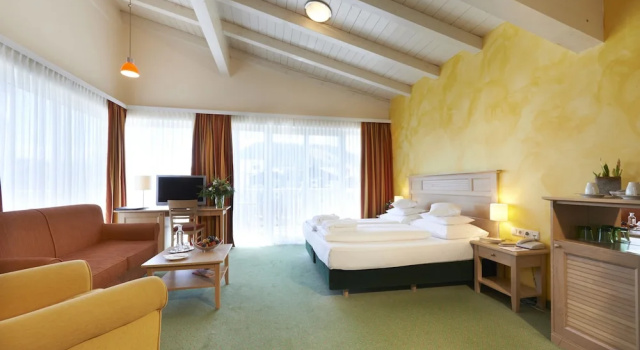 Двухместный номер Superior с балконом Das Hotel Eden - Das Aktiv- & Wohlfühlhotel in Tirol auf 1200m Höhe