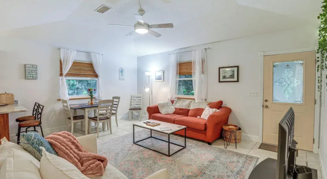 Коттедж Palm Coast Vacation Rental < 1 Mi to the Beach!