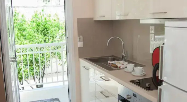Семейные апартаменты с 2 комнатами с балконом Brentanos Apartments - A - View of Paradise