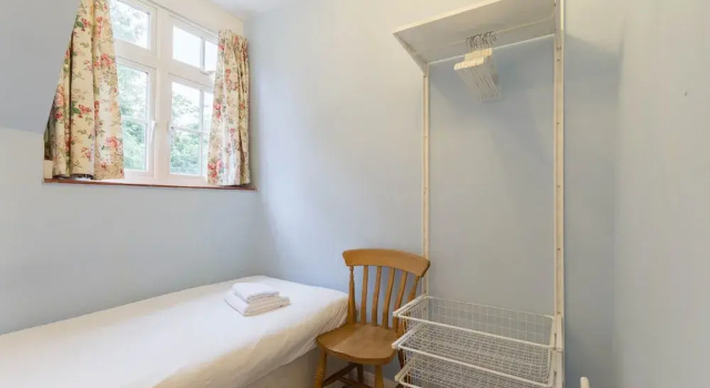 Коттедж HOLIDAY HOME OF THE MONTH Finchley Sleeps 4