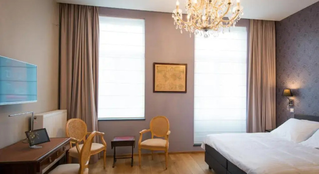 Номер Deluxe B&B Avenue Deschanel