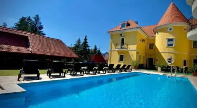 Villa Park Panzió, Buchen Sie Villa SPA-Hotels in Hewesch, SPA