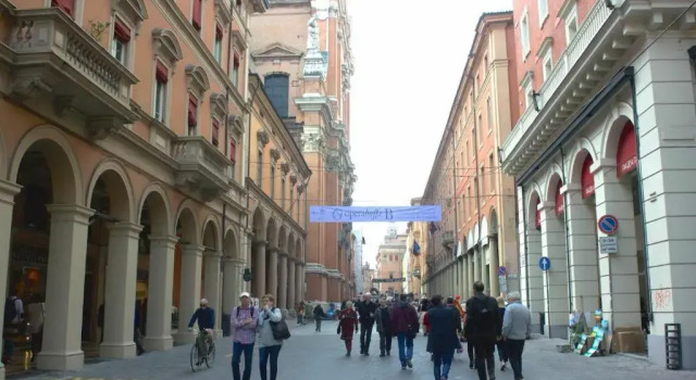 Bologna Central Apartments - Indipendenza 36, Забронировать Апартаменты/квартира Болонья провинция Болонья, рядом с Башня Гарисенда