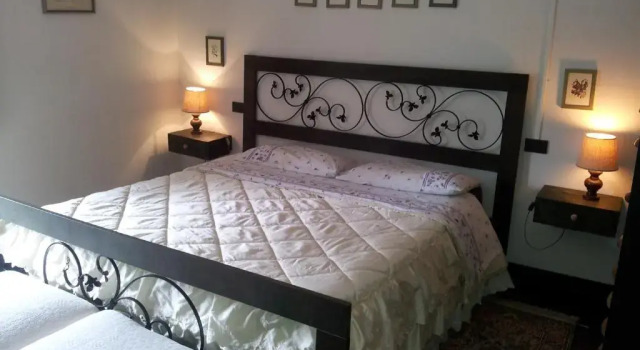 Коттедж с 3 комнатами Casa Vacanze I Piani