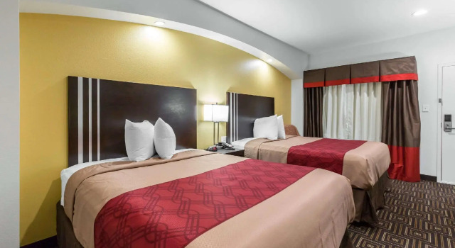 Четырёхместный номер Standard Scottish Inns and Suites Spring, TX